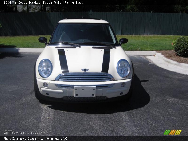Pepper White / Panther Black 2004 Mini Cooper Hardtop