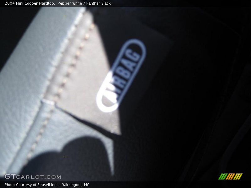 Pepper White / Panther Black 2004 Mini Cooper Hardtop