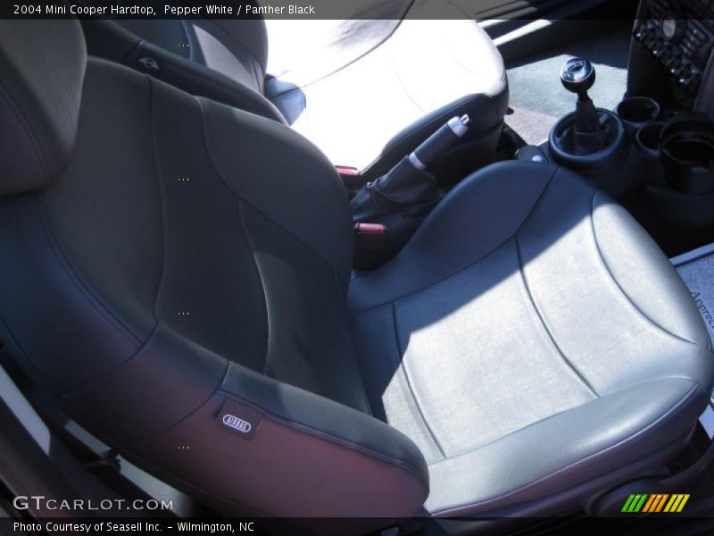Pepper White / Panther Black 2004 Mini Cooper Hardtop