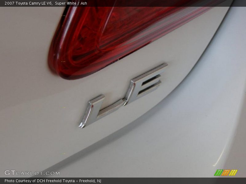 Super White / Ash 2007 Toyota Camry LE V6