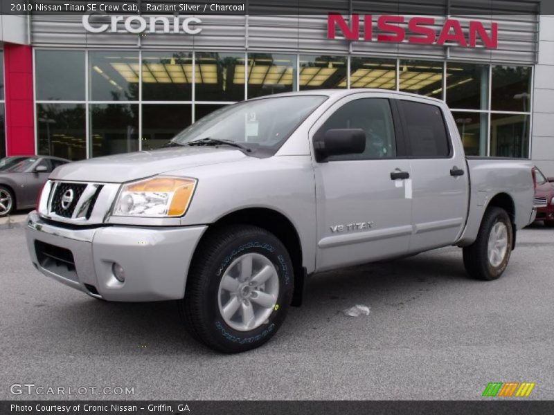 Radiant Silver / Charcoal 2010 Nissan Titan SE Crew Cab