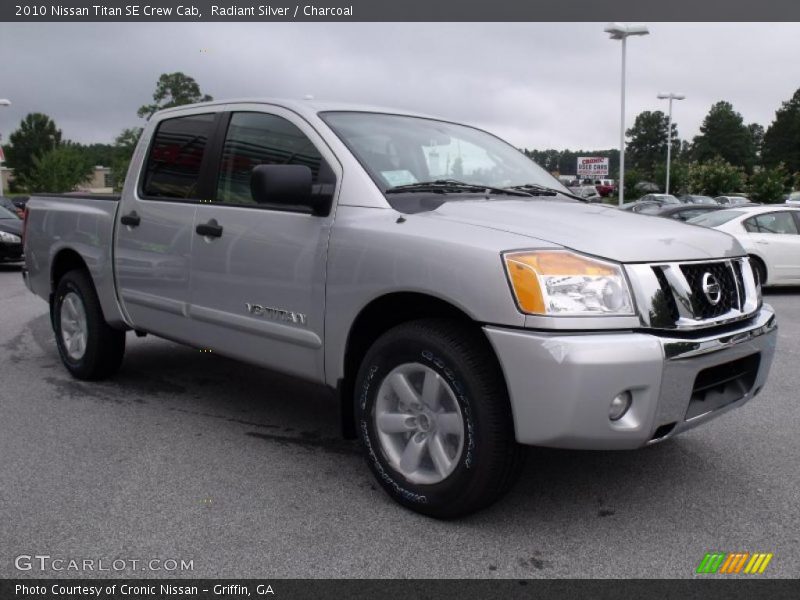Radiant Silver / Charcoal 2010 Nissan Titan SE Crew Cab