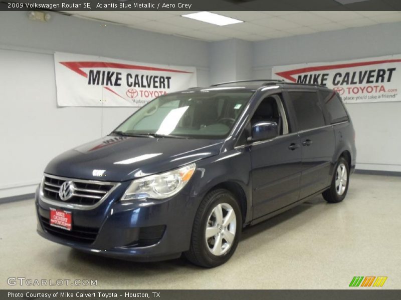 Atlantis Blue Metallic / Aero Grey 2009 Volkswagen Routan SE