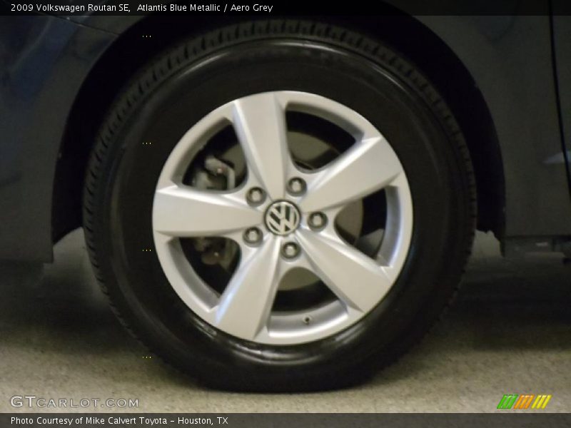 Atlantis Blue Metallic / Aero Grey 2009 Volkswagen Routan SE