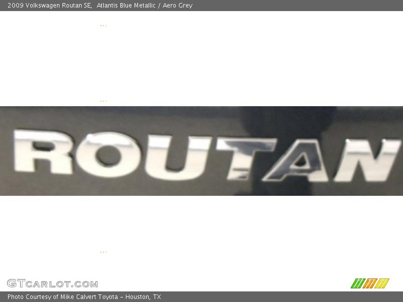Atlantis Blue Metallic / Aero Grey 2009 Volkswagen Routan SE