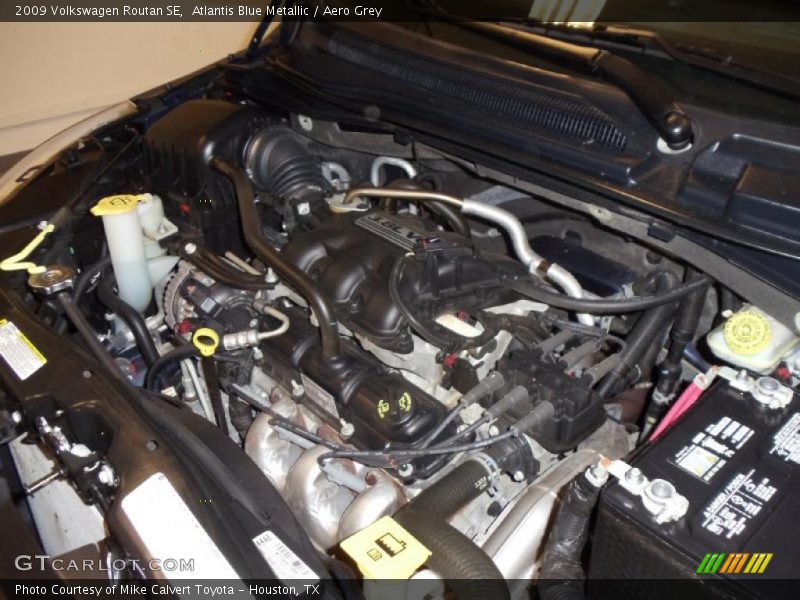 Atlantis Blue Metallic / Aero Grey 2009 Volkswagen Routan SE