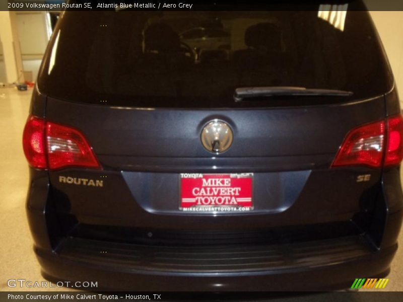 Atlantis Blue Metallic / Aero Grey 2009 Volkswagen Routan SE