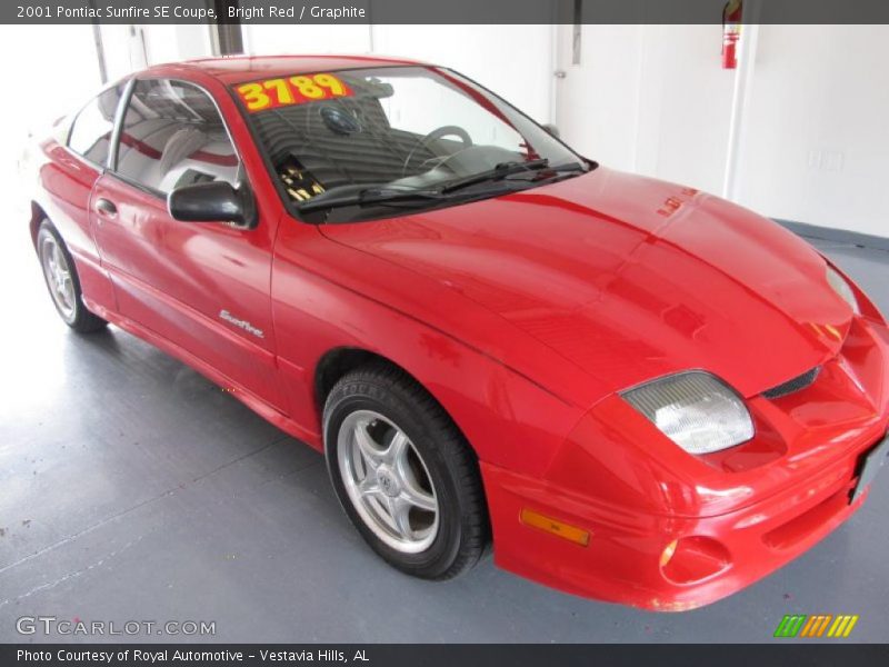 Bright Red / Graphite 2001 Pontiac Sunfire SE Coupe