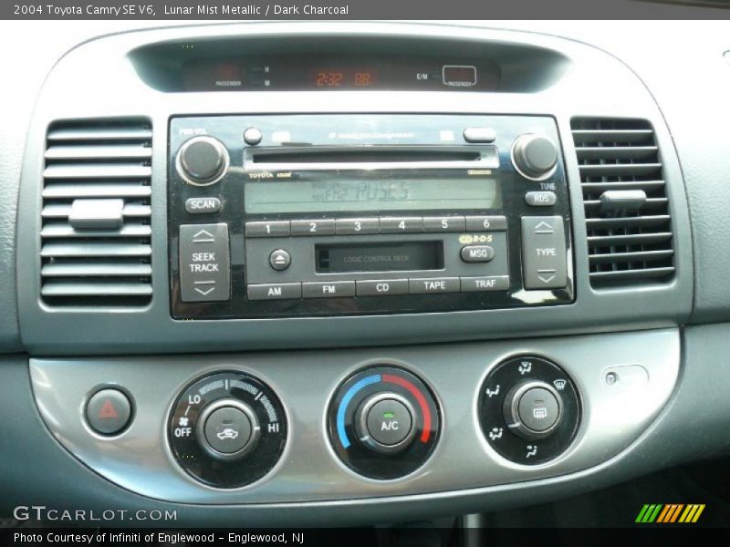 Lunar Mist Metallic / Dark Charcoal 2004 Toyota Camry SE V6