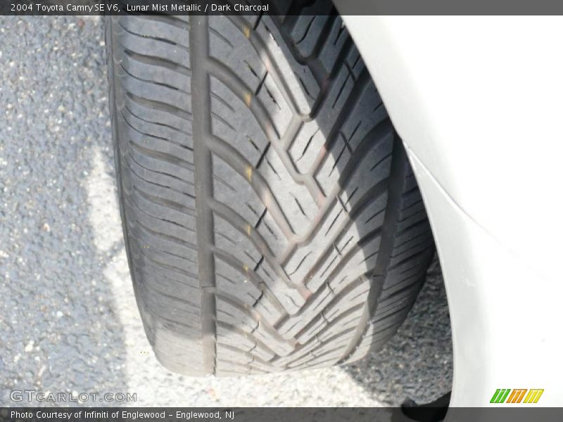 Lunar Mist Metallic / Dark Charcoal 2004 Toyota Camry SE V6