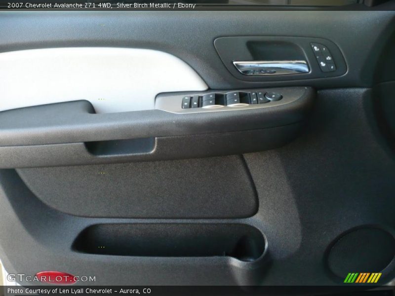 Silver Birch Metallic / Ebony 2007 Chevrolet Avalanche Z71 4WD