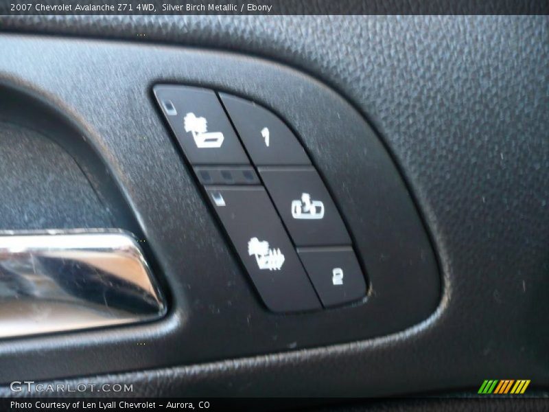 Silver Birch Metallic / Ebony 2007 Chevrolet Avalanche Z71 4WD