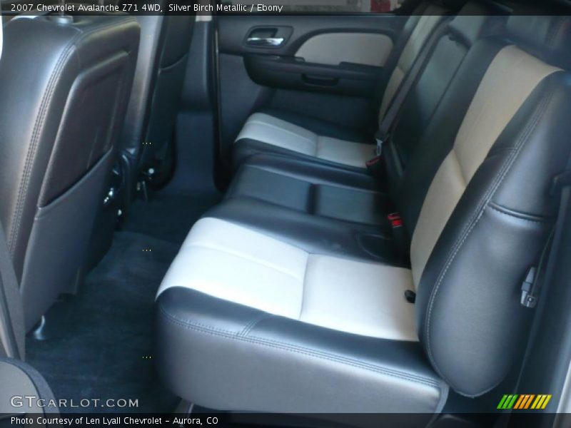 Silver Birch Metallic / Ebony 2007 Chevrolet Avalanche Z71 4WD