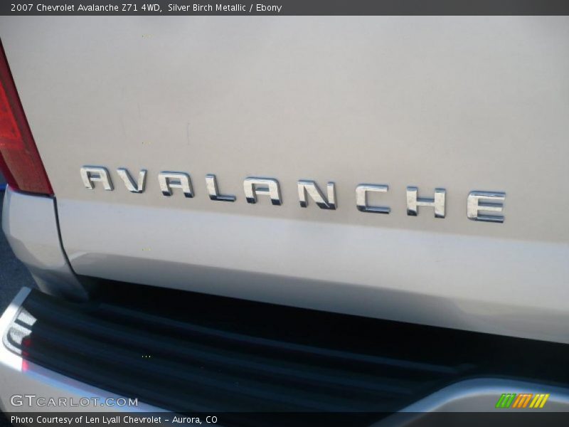 Silver Birch Metallic / Ebony 2007 Chevrolet Avalanche Z71 4WD