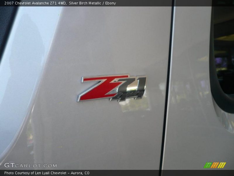 Silver Birch Metallic / Ebony 2007 Chevrolet Avalanche Z71 4WD