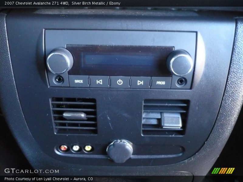 Silver Birch Metallic / Ebony 2007 Chevrolet Avalanche Z71 4WD