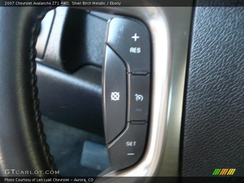 Silver Birch Metallic / Ebony 2007 Chevrolet Avalanche Z71 4WD