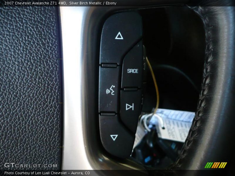 Silver Birch Metallic / Ebony 2007 Chevrolet Avalanche Z71 4WD