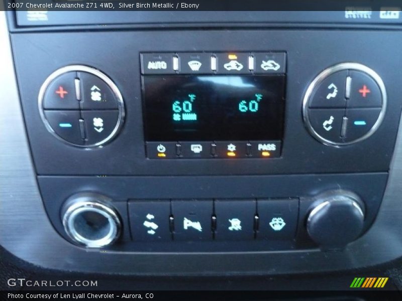 Silver Birch Metallic / Ebony 2007 Chevrolet Avalanche Z71 4WD