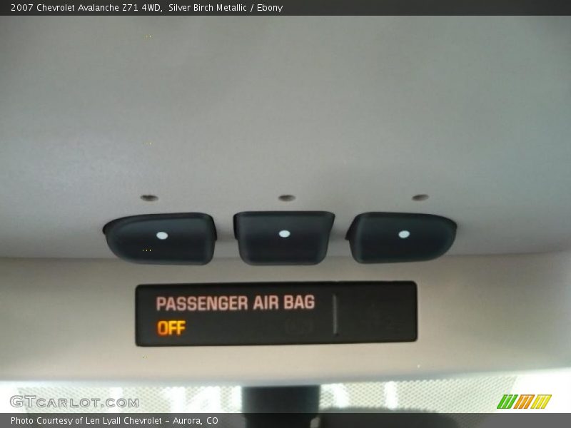 Silver Birch Metallic / Ebony 2007 Chevrolet Avalanche Z71 4WD