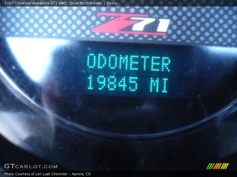 Silver Birch Metallic / Ebony 2007 Chevrolet Avalanche Z71 4WD