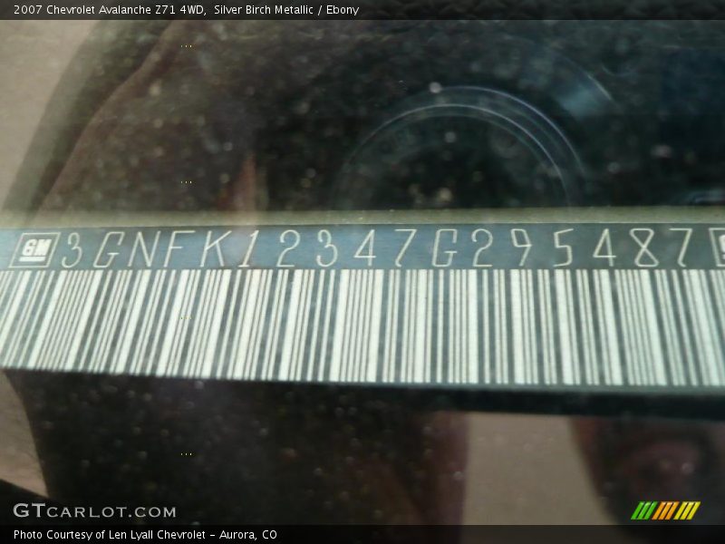 Silver Birch Metallic / Ebony 2007 Chevrolet Avalanche Z71 4WD