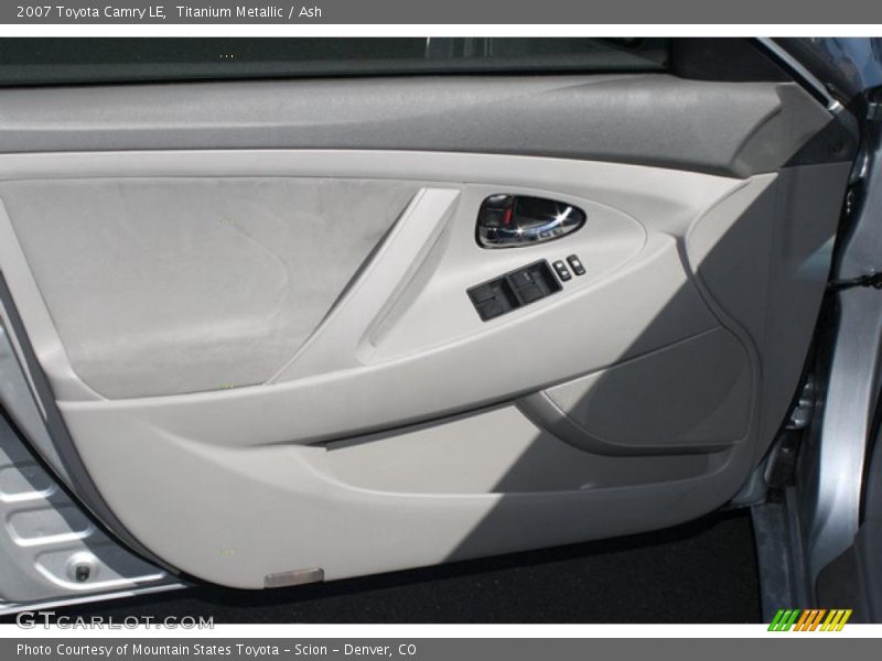 Titanium Metallic / Ash 2007 Toyota Camry LE