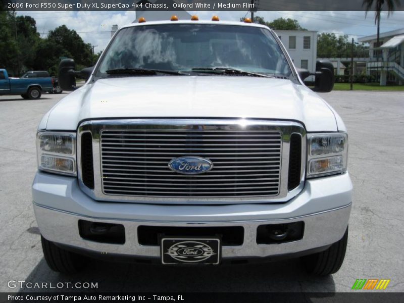 Oxford White / Medium Flint 2006 Ford F550 Super Duty XL SuperCab 4x4 Chassis