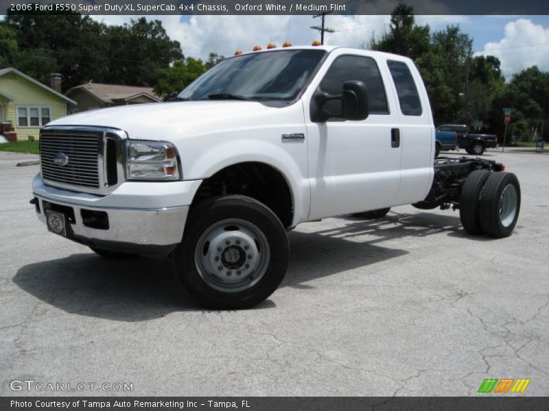 Oxford White / Medium Flint 2006 Ford F550 Super Duty XL SuperCab 4x4 Chassis
