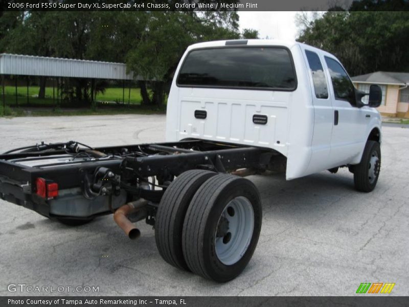 Oxford White / Medium Flint 2006 Ford F550 Super Duty XL SuperCab 4x4 Chassis
