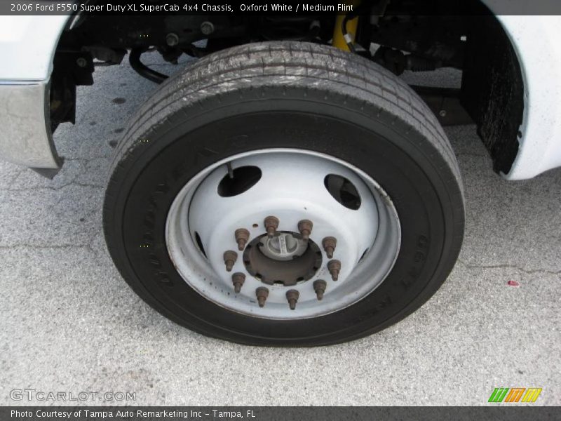 Oxford White / Medium Flint 2006 Ford F550 Super Duty XL SuperCab 4x4 Chassis