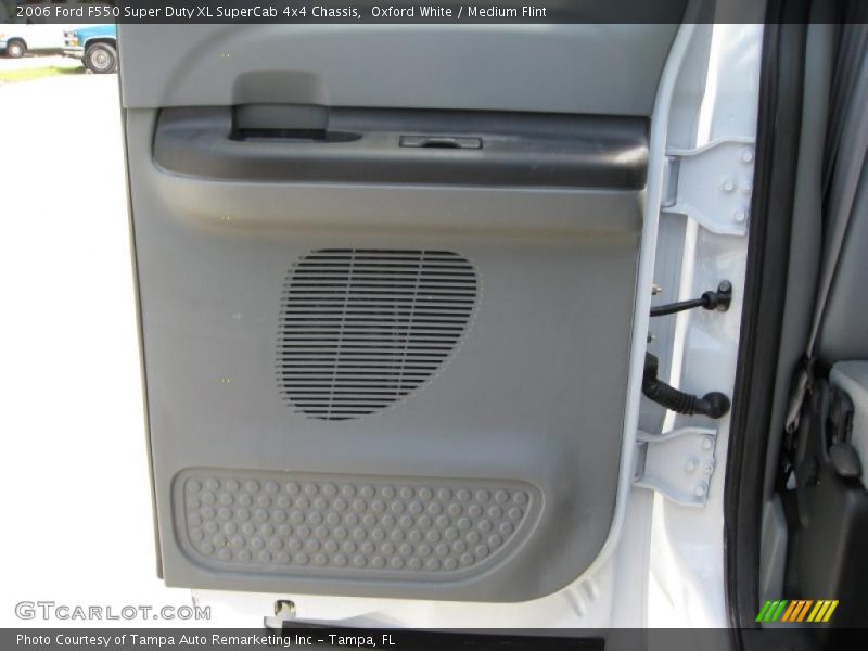 Oxford White / Medium Flint 2006 Ford F550 Super Duty XL SuperCab 4x4 Chassis