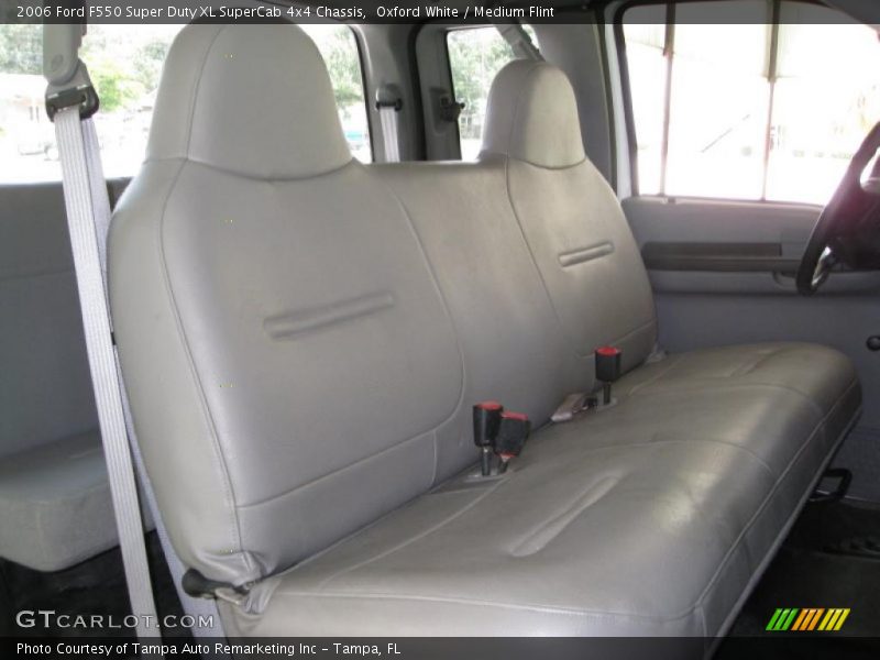 Oxford White / Medium Flint 2006 Ford F550 Super Duty XL SuperCab 4x4 Chassis