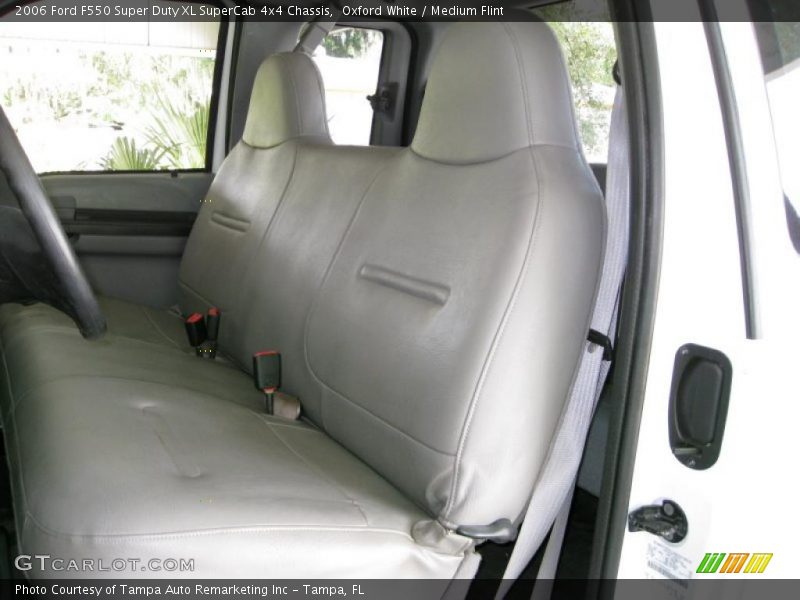 Oxford White / Medium Flint 2006 Ford F550 Super Duty XL SuperCab 4x4 Chassis