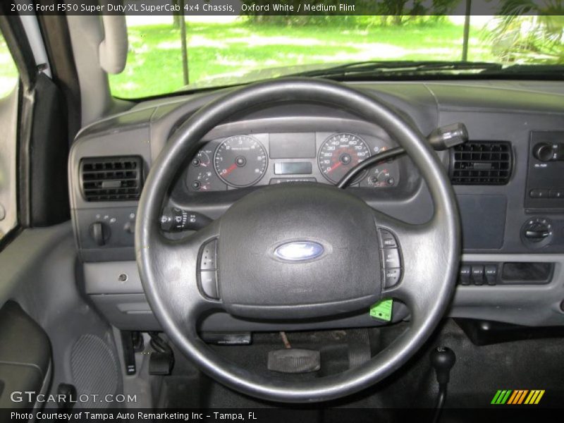 Oxford White / Medium Flint 2006 Ford F550 Super Duty XL SuperCab 4x4 Chassis