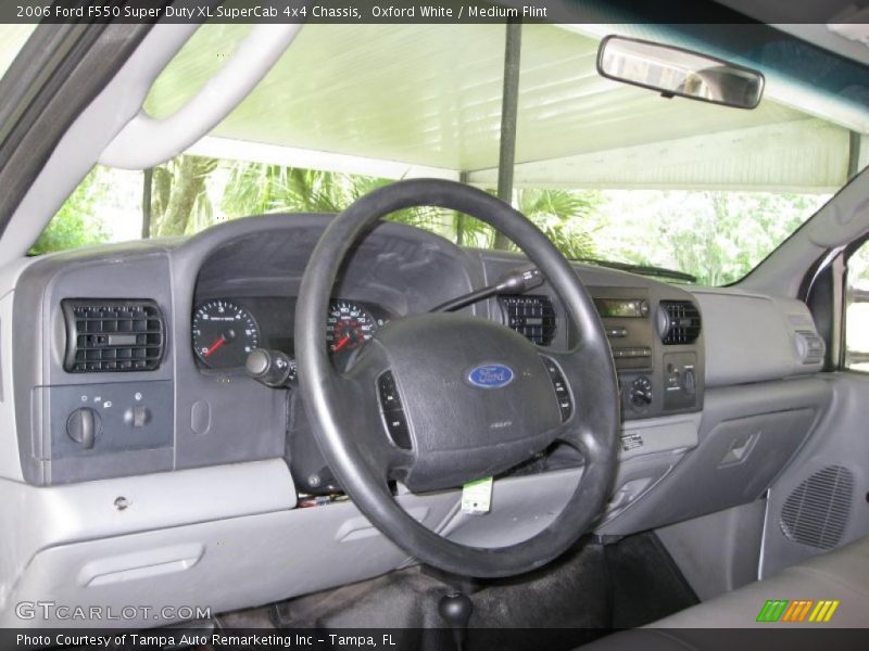 Oxford White / Medium Flint 2006 Ford F550 Super Duty XL SuperCab 4x4 Chassis