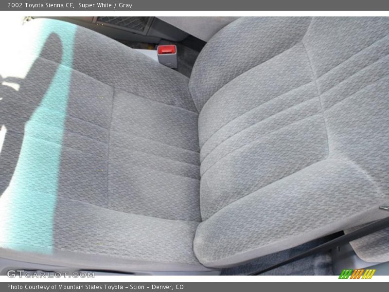 Super White / Gray 2002 Toyota Sienna CE