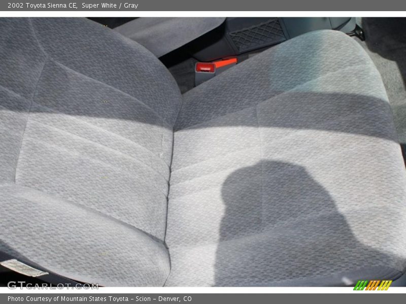 Super White / Gray 2002 Toyota Sienna CE