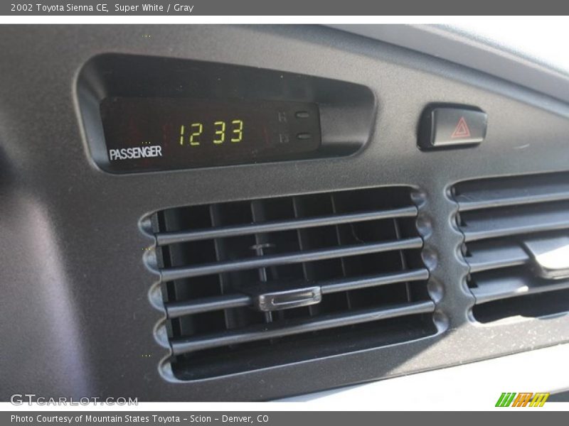 Super White / Gray 2002 Toyota Sienna CE