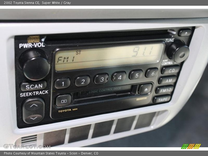 Super White / Gray 2002 Toyota Sienna CE