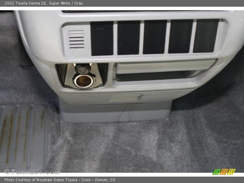 Super White / Gray 2002 Toyota Sienna CE