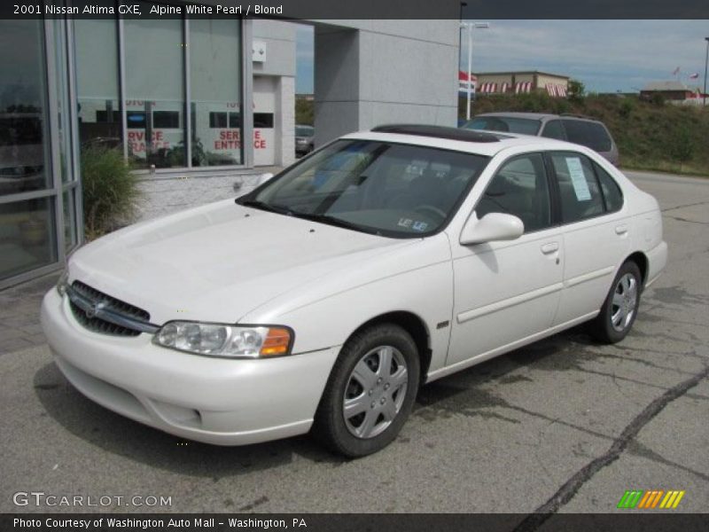 Alpine White Pearl / Blond 2001 Nissan Altima GXE