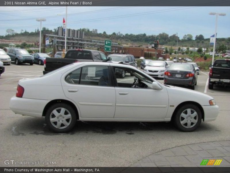 Alpine White Pearl / Blond 2001 Nissan Altima GXE