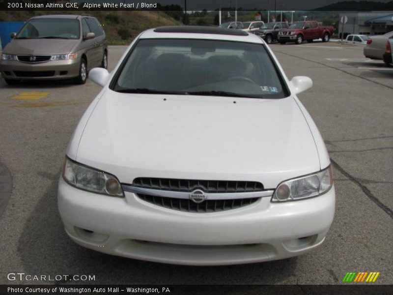 Alpine White Pearl / Blond 2001 Nissan Altima GXE