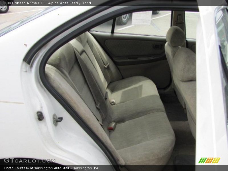 Alpine White Pearl / Blond 2001 Nissan Altima GXE