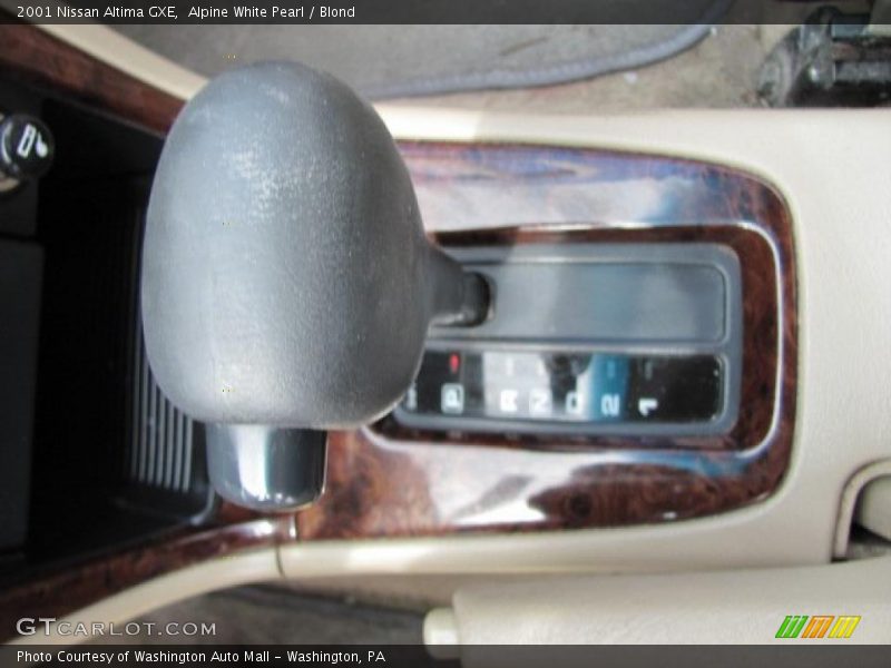 Alpine White Pearl / Blond 2001 Nissan Altima GXE