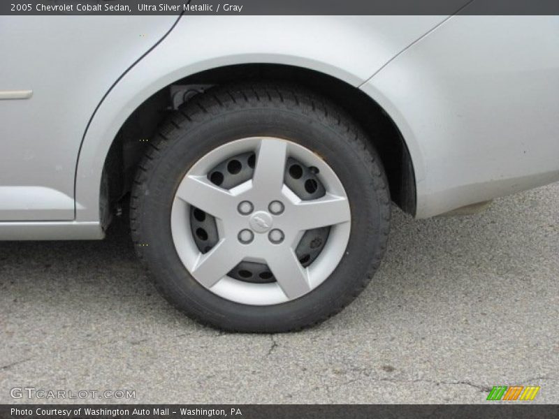 Ultra Silver Metallic / Gray 2005 Chevrolet Cobalt Sedan