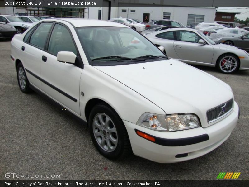 White / Taupe/Light Taupe 2001 Volvo S40 1.9T
