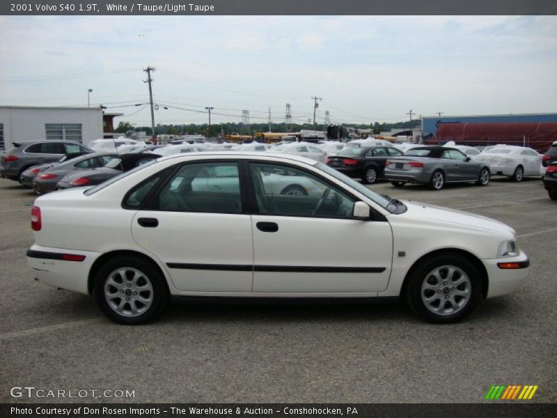 White / Taupe/Light Taupe 2001 Volvo S40 1.9T