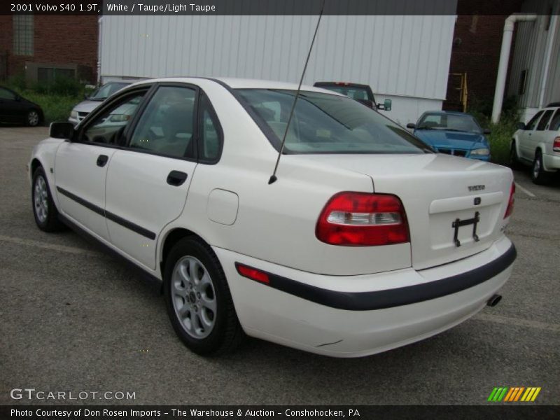 White / Taupe/Light Taupe 2001 Volvo S40 1.9T